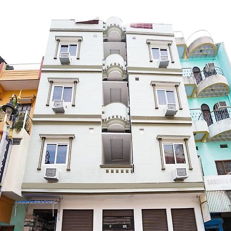 Vaccinated Staff - Oyo 74707 Balaji Inn Varanasi Exterior photo